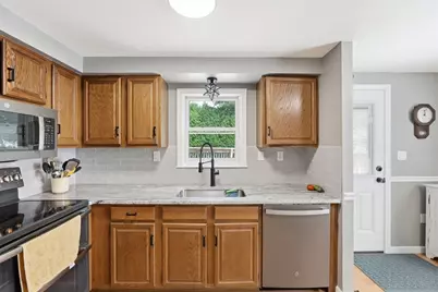 10 Scandinavia Ave, Worcester, MA 01603 - Photo 11