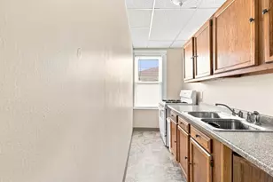 359-361 Brock Ave, New Bedford, MA 02744 - Photo 7