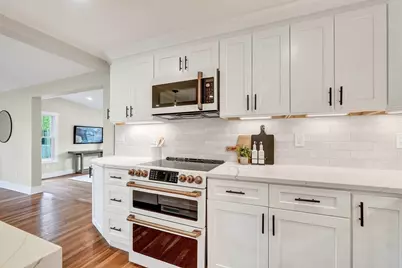 28 Fieldstone Dr, Burlington, MA 01803 - Photo 7