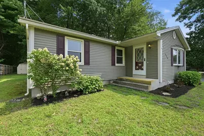 223 Garnet St, Springfield, MA 01129 - Photo 3
