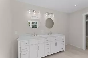 80 Hampstead St, Methuen, MA 01844 - Photo 17