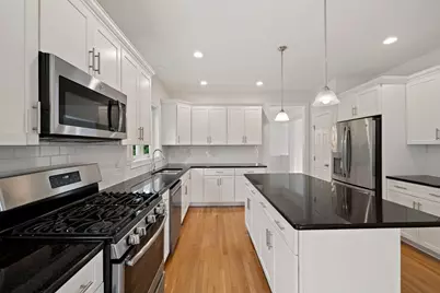 42 Magnolia Way, Bridgewater, MA 02324 - Photo 5