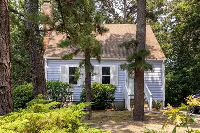 10 Daisy Ln, Yarmouth, MA 02664 - Photo 17