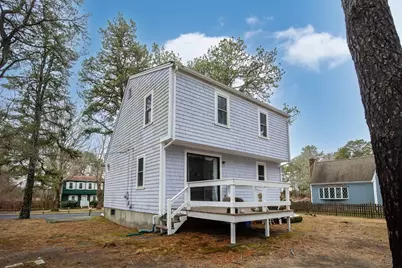 10 Daisy Ln, Yarmouth, MA 02664 - Photo 19