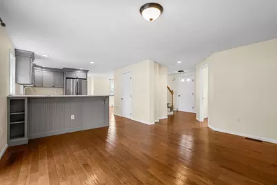 95 Franklin St, Wrentham, MA 02093 - Photo 9