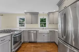 95 Franklin St, Wrentham, MA 02093 - Photo 5