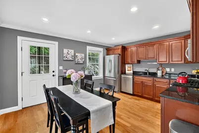 89 Overland Rd #2, Waltham, MA 02451 - Photo 5