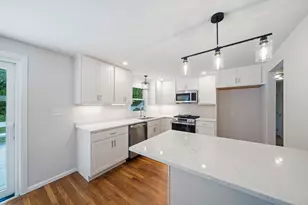 36 Vine St, Randolph, MA 02368 - Photo 3