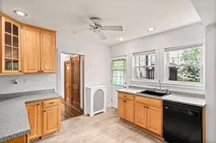 12 Oakridge St, Boston, MA 02124 - Photo 5