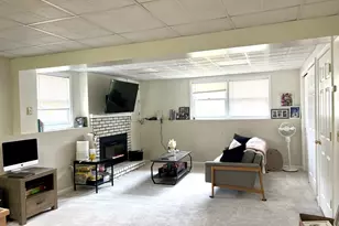 27 Hill St, Leominster, MA 01453 - Photo 35