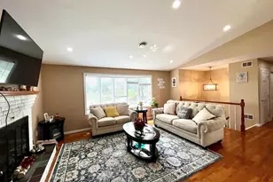 27 Hill St, Leominster, MA 01453 - Photo 9