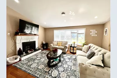 27 Hill St, Leominster, MA 01453 - Photo 11