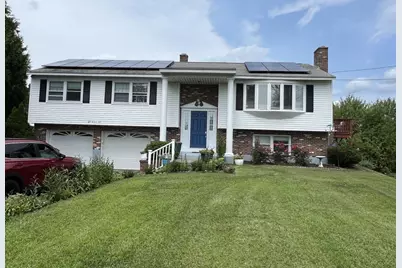 27 Hill St, Leominster, MA 01453 - Photo 1