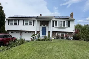 27 Hill St, Leominster, MA 01453 - Photo 1