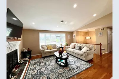 27 Hill St, Leominster, MA 01453 - Photo 9