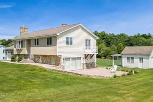 38 Cushing Ln, Acushnet, MA 02743 - Photo 5