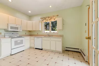 42 Broad St #3, Salem, MA 01970 - Photo 13