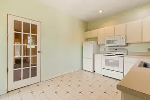 42 Broad St, Salem, MA 01970 - Photo 15