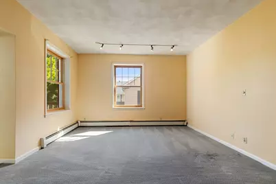 42 Broad St #3, Salem, MA 01970 - Photo 9