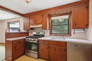 9 Conestoga Rd, Chelmsford, MA 01824 - Photo 7