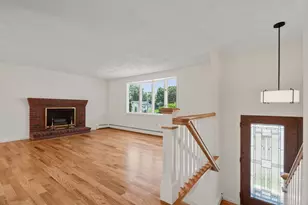 31 Phillips Cir, Waltham, MA 02452 - Photo 9