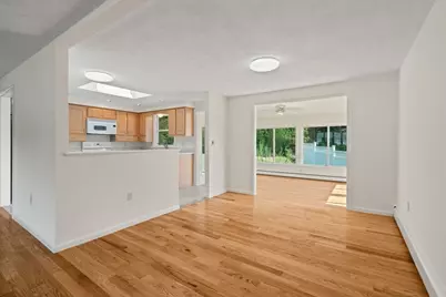 31 Phillips Cir, Waltham, MA 02452 - Photo 13