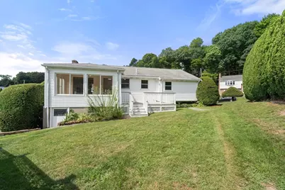 31 Phillips Cir, Waltham, MA 02452 - Photo 3