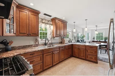 76 Whitlow St, New Bedford, MA 02740 - Photo 9
