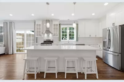 35 Milford St, Medway, MA 02053 - Photo 3