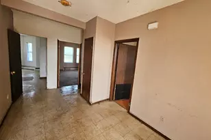 344 Maple St, Holyoke, MA 01040 - Photo 11