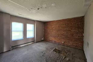 344 Maple St, Holyoke, MA 01040 - Photo 3