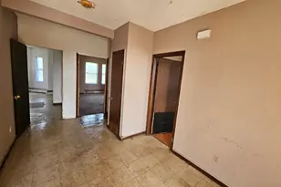 344 Maple St, Holyoke, MA 01040 - Photo 11