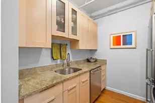 34 Plympton St, Boston, MA 02118 - Photo 15