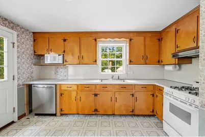 207 Valley St, Pembroke, MA 02359 - Photo 11