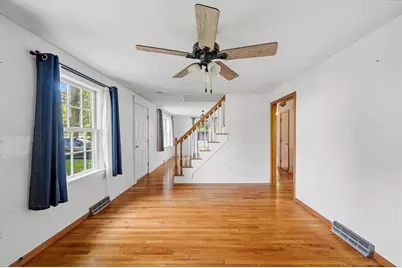 207 Valley St, Pembroke, MA 02359 - Photo 7
