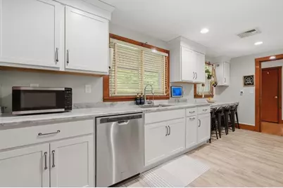 663 Orchard St, Raynham, MA 02767 - Photo 9