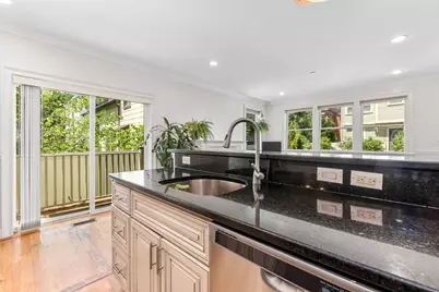 24 Custer St #1, Boston, MA 02130 - Photo 9