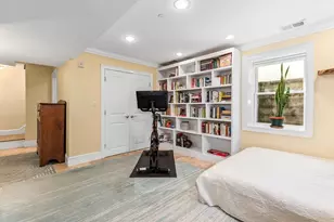 24 Custer St, Boston, MA 02130 - Photo 17