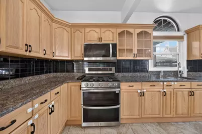 18 Henry St, Everett, MA 02149 - Photo 3