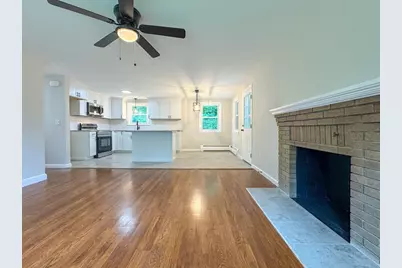 13 Center St, Medway, MA 02053 - Photo 15