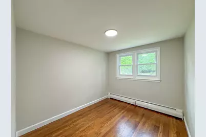 13 Center St, Medway, MA 02053 - Photo 17