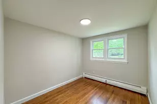 13 Center St, Medway, MA 02053 - Photo 17
