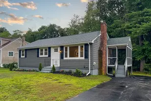 13 Center St, Medway, MA 02053 - Photo 5