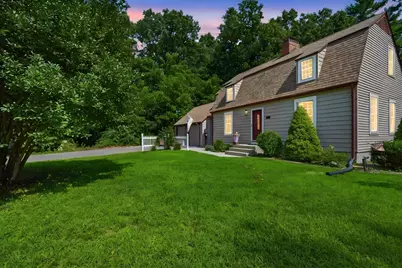 75 Tioga St, Springfield, MA 01128 - Photo 3
