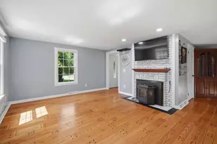 75 Tioga St, Springfield, MA 01128 - Photo 9