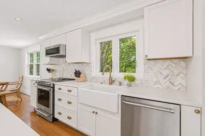 4 Commodore Ter, Boston, MA 02136 - Photo 9