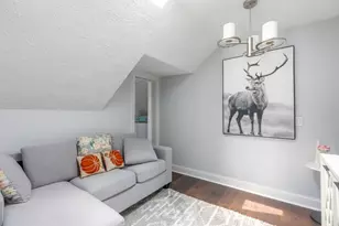 9 Lawrence St, Woburn, MA 01801 - Photo 35