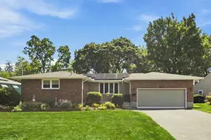 113 Pincushion Rd, Framingham, MA 01702 - Photo 1