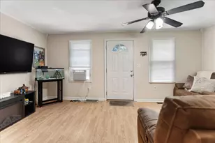 21 Milk St, Attleboro, MA 02703 - Photo 5