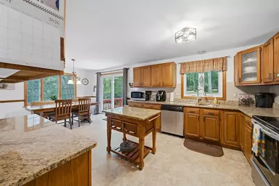 27 Reilly Ave, Blackstone, MA 01504 - Photo 13